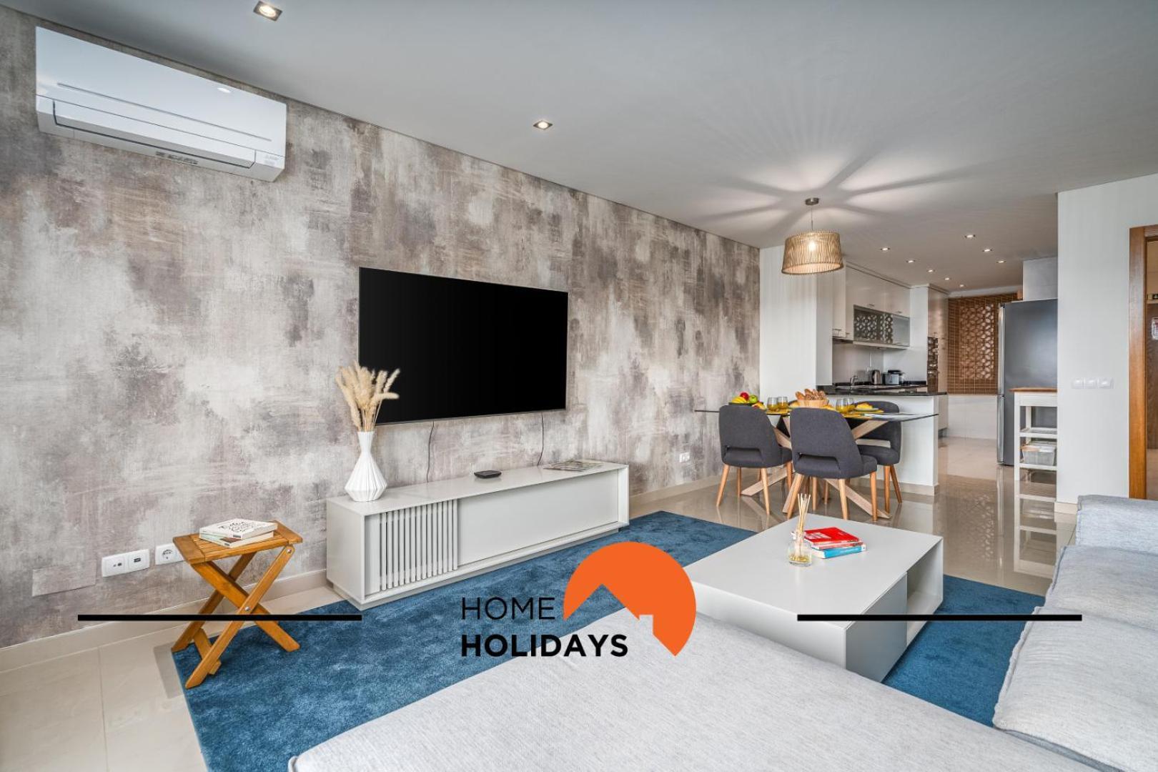 #249 Sapphire Shoreline By Holidays Apartment *