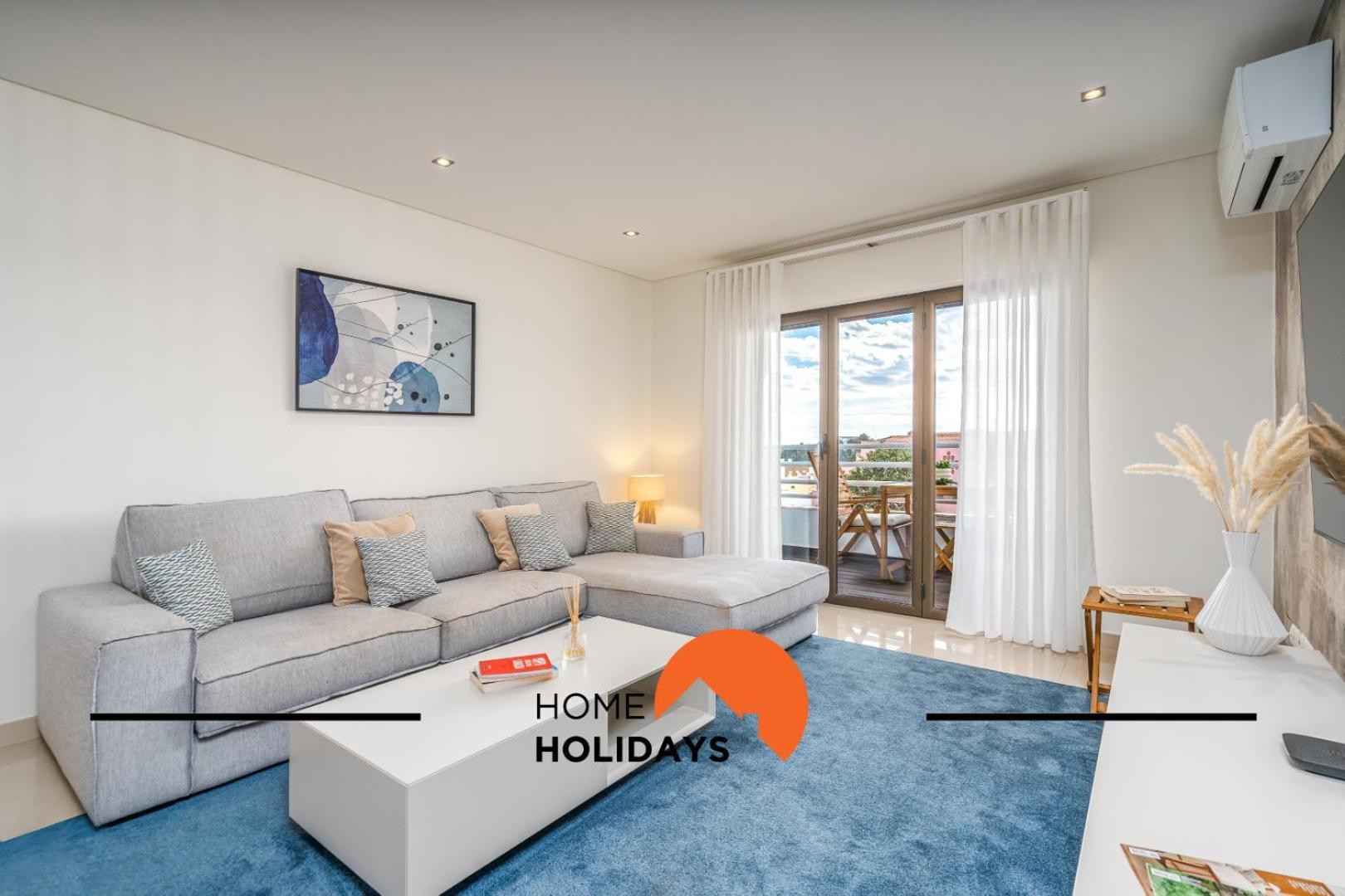 #249 Sapphire Shoreline By Holidays Apartment *